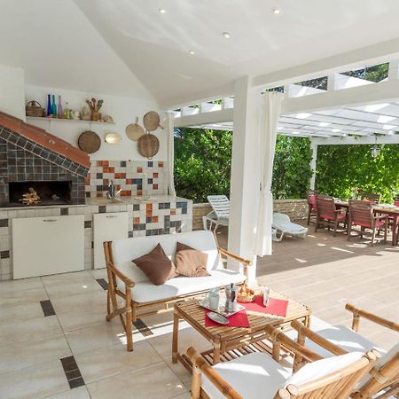Spacious Holiday Home In Molat With Pool Brgulje Екстериор снимка