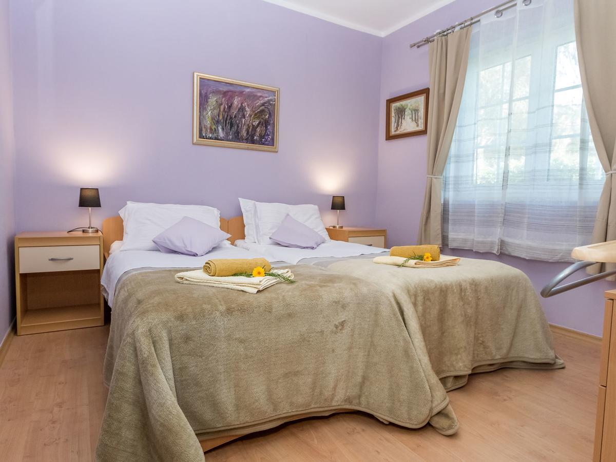 Spacious Holiday Home In Molat With Pool Brgulje Екстериор снимка