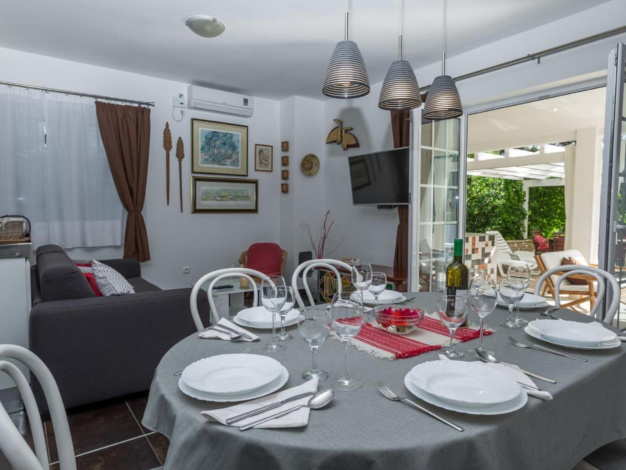Spacious Holiday Home In Molat With Pool Brgulje Екстериор снимка