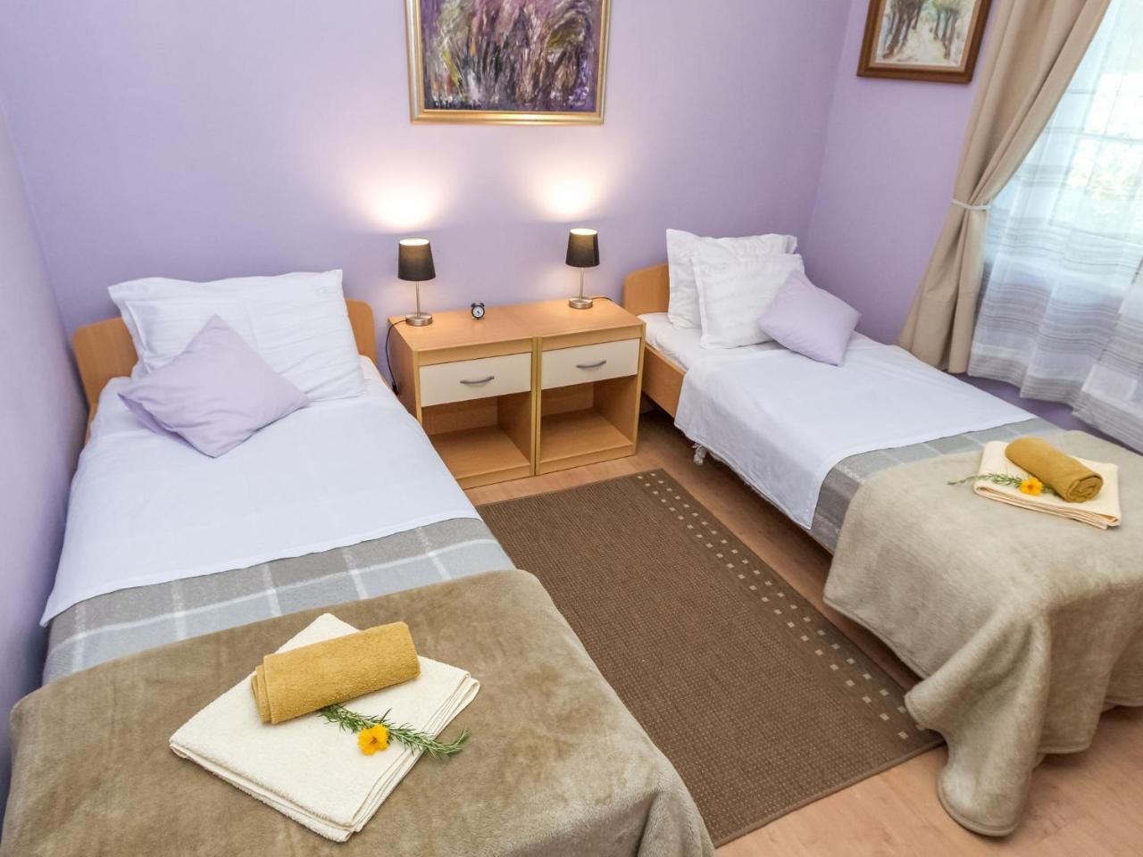 Spacious Holiday Home In Molat With Pool Brgulje Екстериор снимка