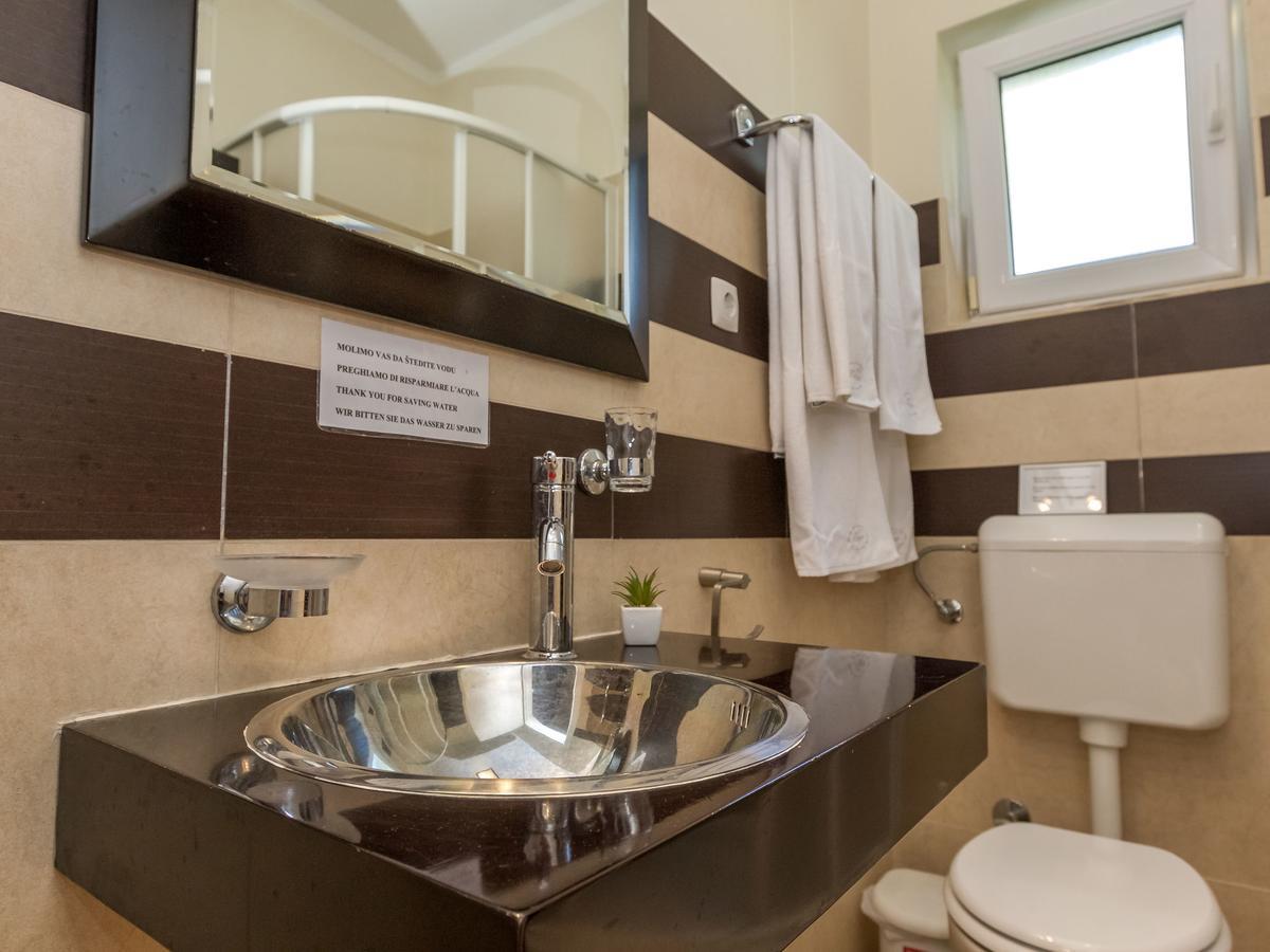 Spacious Holiday Home In Molat With Pool Brgulje Екстериор снимка