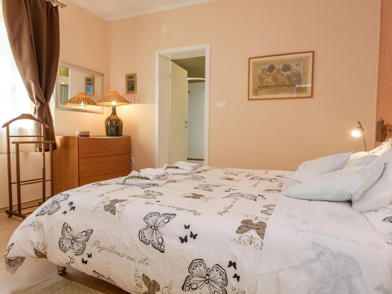 Spacious Holiday Home In Molat With Pool Brgulje Екстериор снимка