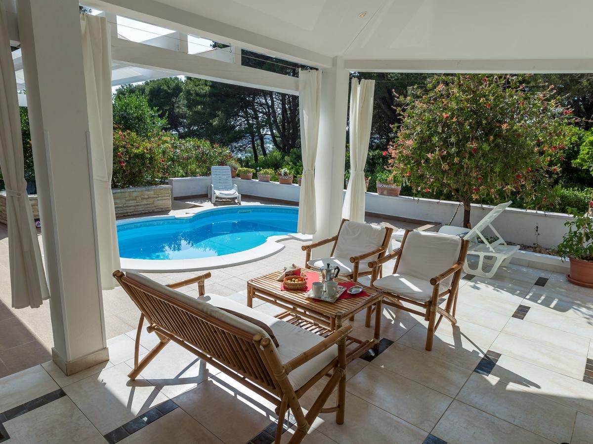 Spacious Holiday Home In Molat With Pool Brgulje Екстериор снимка